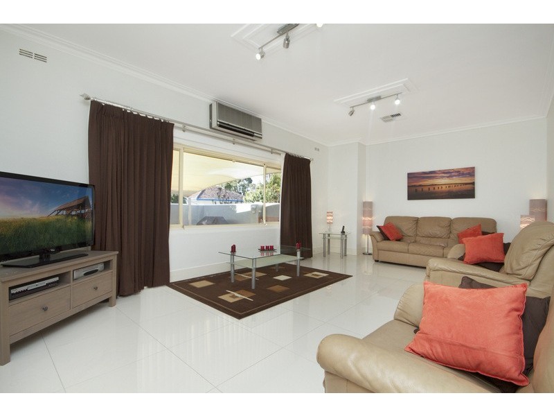 11 William Avenue, Henley Beach South SA 5022