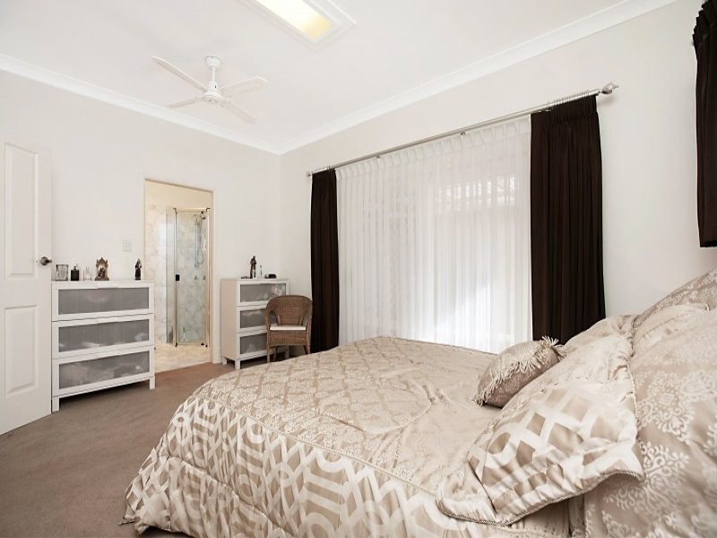 11 William Avenue, Henley Beach South SA 5022