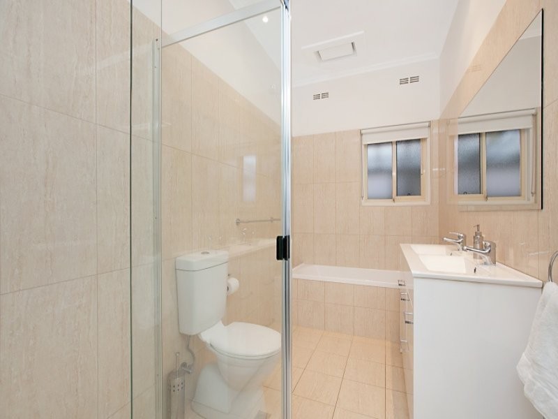 11 William Avenue, Henley Beach South SA 5022