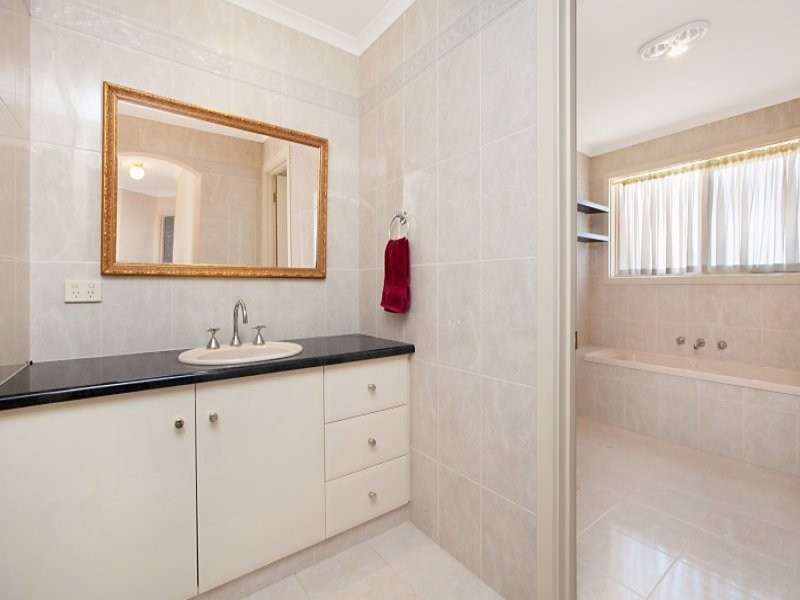 14 Otway Crescent, Mawson Lakes SA 5095