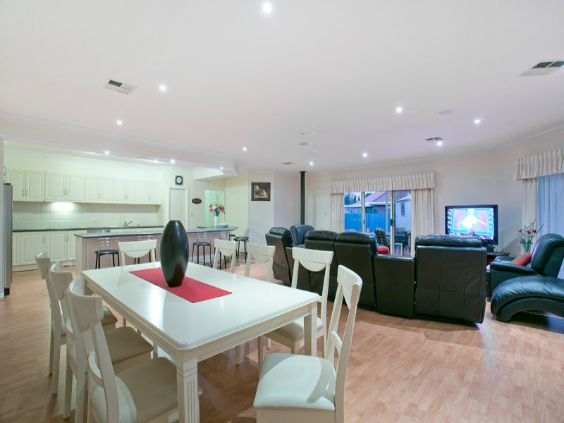 3 Jacaranda Grove, Mawson Lakes SA 5095