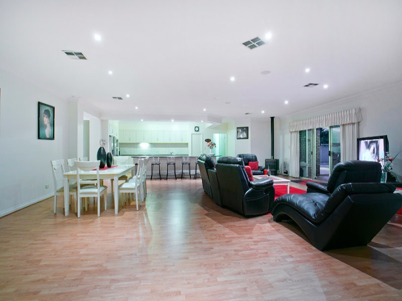 3 Jacaranda Grove, Mawson Lakes SA 5095