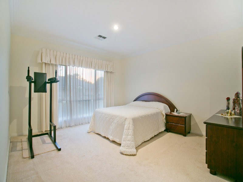 3 Jacaranda Grove, Mawson Lakes SA 5095