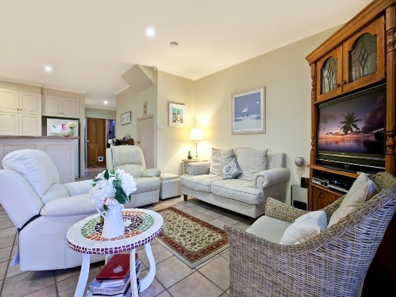 1/8 Coral Way, North Haven SA 5018