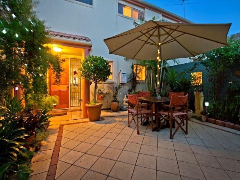 1/8 Coral Way, North Haven SA 5018