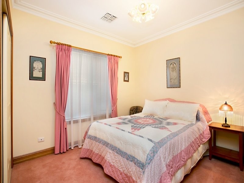 13 Sheaoak Drive, Mawson Lakes SA 5095