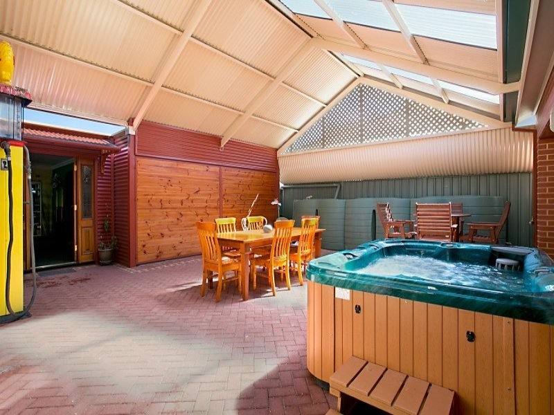 13 Sheaoak Drive, Mawson Lakes SA 5095