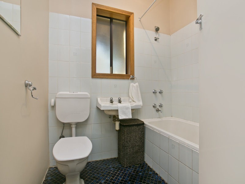 13 Chaddenwick Road., Elizabeth Vale SA 5112