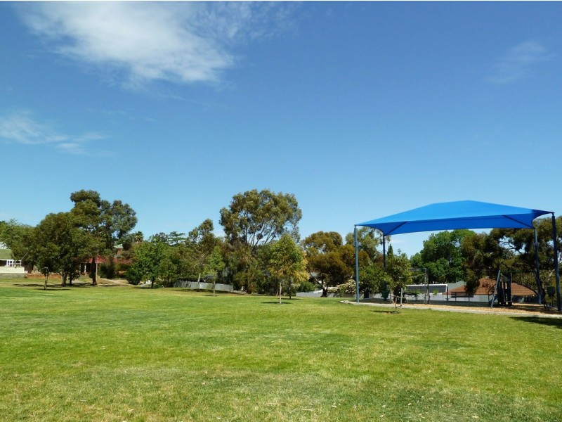 18B Rowe Street, Para Hills SA 5096