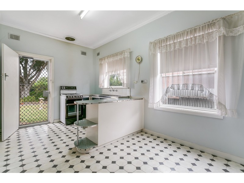 17 Drummond Ave, Findon SA 5023