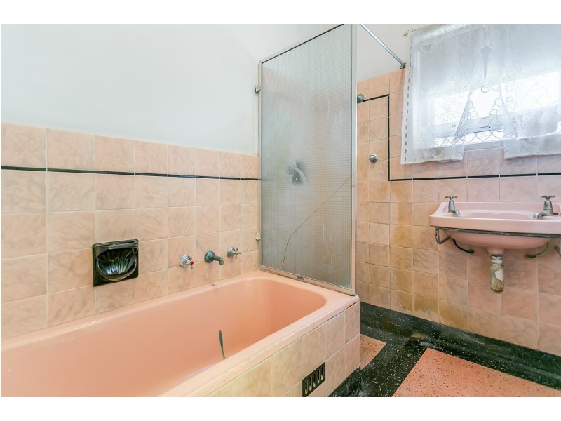 17 Drummond Ave, Findon SA 5023