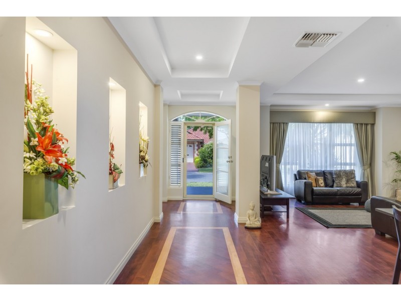 19 Sheaoak Drive, Mawson Lakes SA 5095