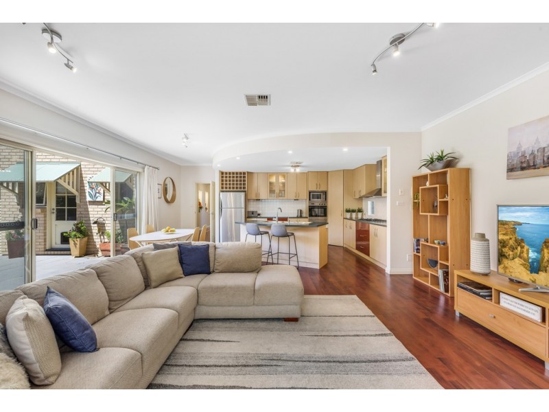 19 Sheaoak Drive, Mawson Lakes SA 5095