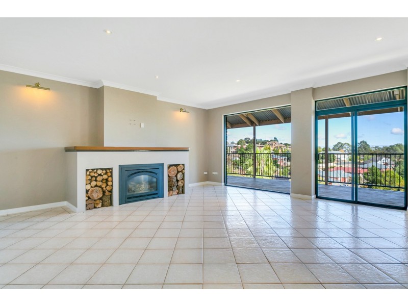 26 Highfield Drive, Aberfoyle Park SA 5159