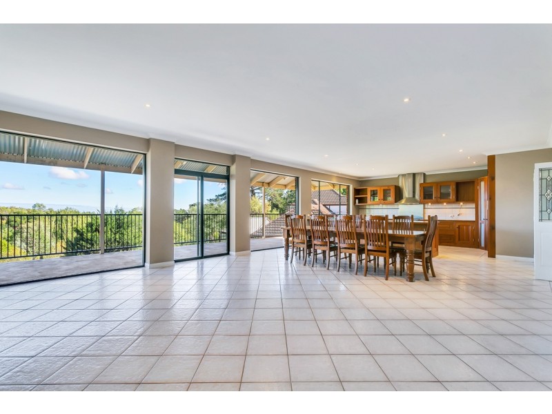 26 Highfield Drive, Aberfoyle Park SA 5159