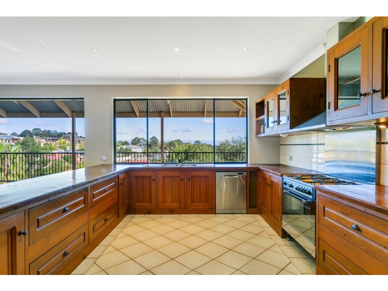 26 Highfield Drive, Aberfoyle Park SA 5159
