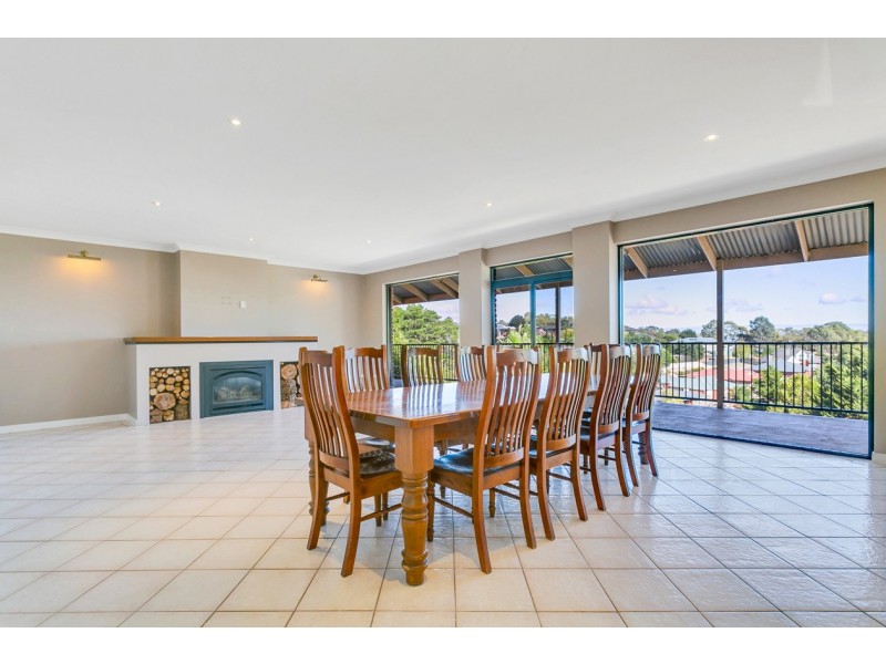 26 Highfield Drive, Aberfoyle Park SA 5159
