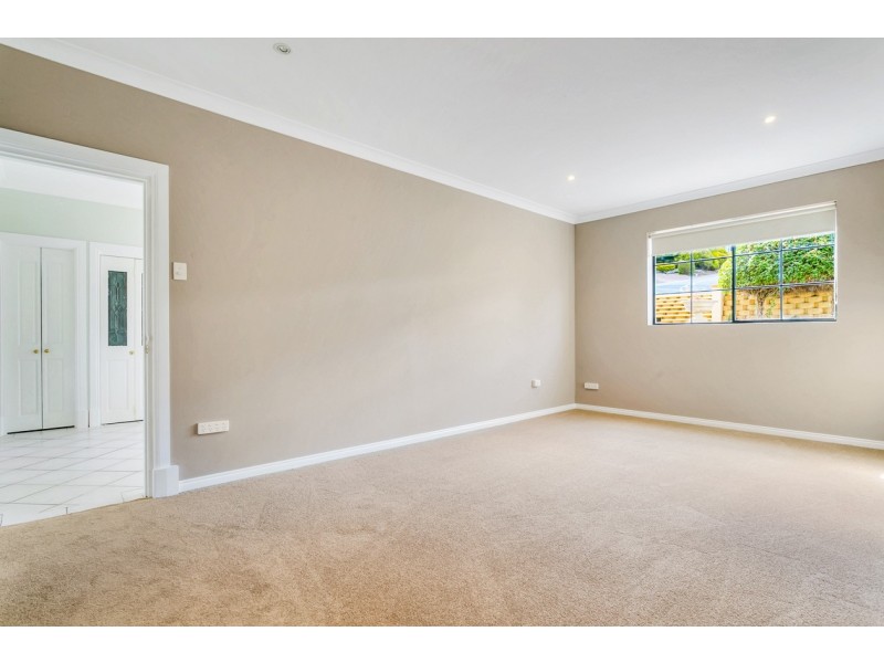 26 Highfield Drive, Aberfoyle Park SA 5159