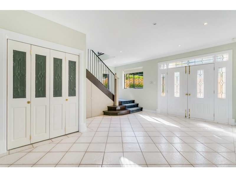 26 Highfield Drive, Aberfoyle Park SA 5159