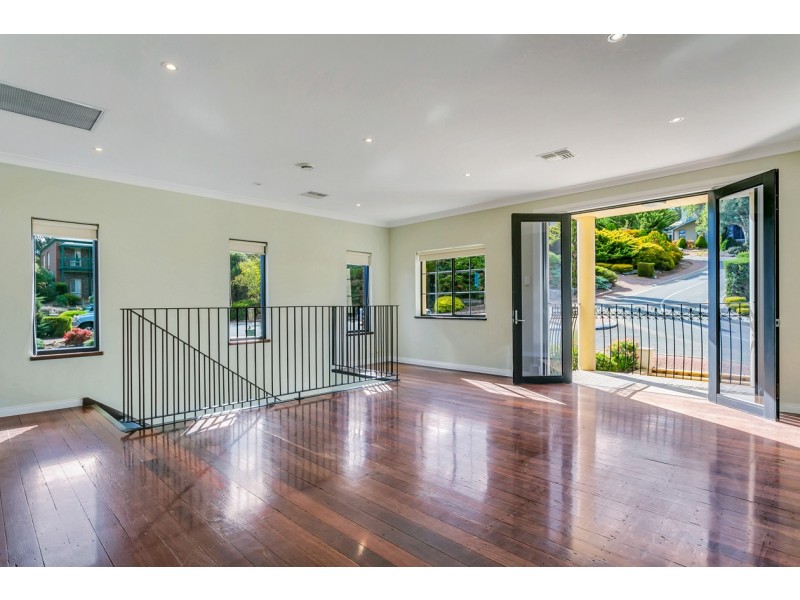 26 Highfield Drive, Aberfoyle Park SA 5159
