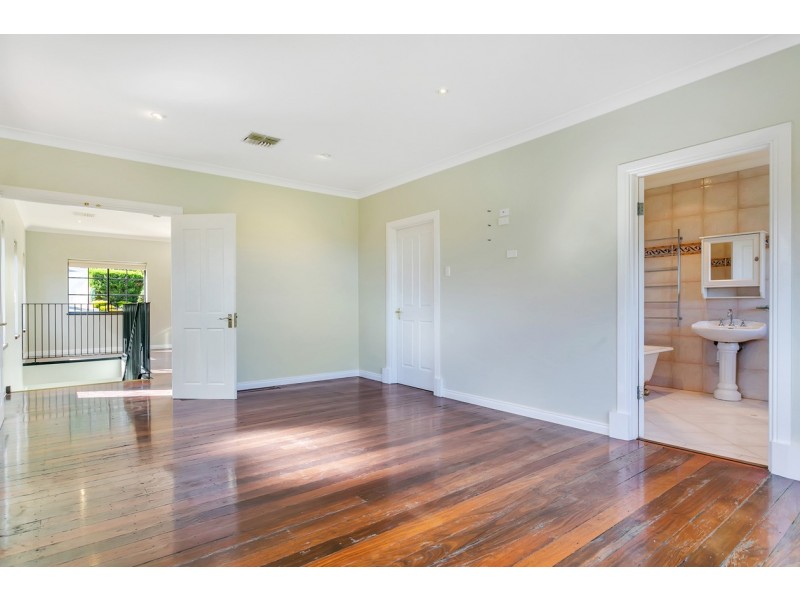 26 Highfield Drive, Aberfoyle Park SA 5159