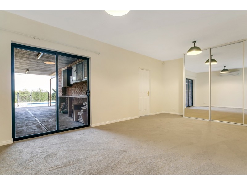 26 Highfield Drive, Aberfoyle Park SA 5159