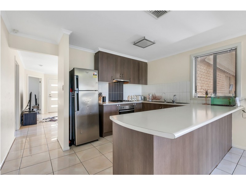 21 Lakeside Drive, Andrews Farm SA 5114