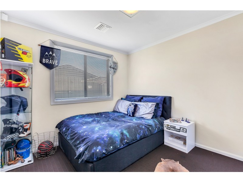 21 Lakeside Drive, Andrews Farm SA 5114