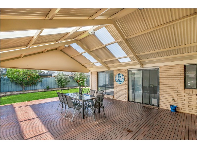 21 Lakeside Drive, Andrews Farm SA 5114