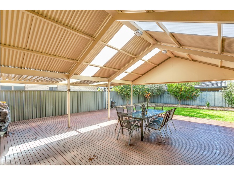 21 Lakeside Drive, Andrews Farm SA 5114