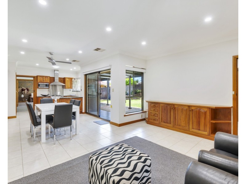 12 Sir John Marks Drive, West Lakes SA 5021