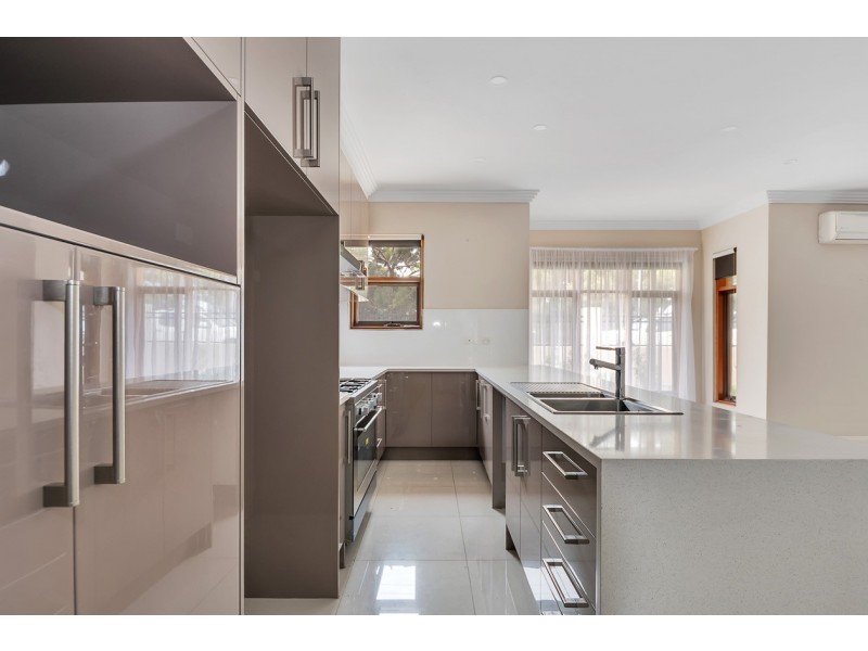 202 Trimmer Parade, Seaton SA 5023
