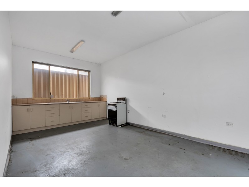 202 Trimmer Parade, Seaton SA 5023