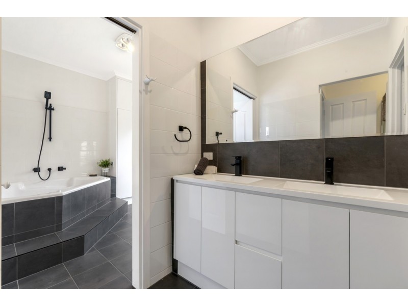 4A Newman Ave, Tea Tree Gully SA 5091