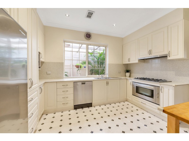 27 Glen Rowan Road, Woodville South SA 5011