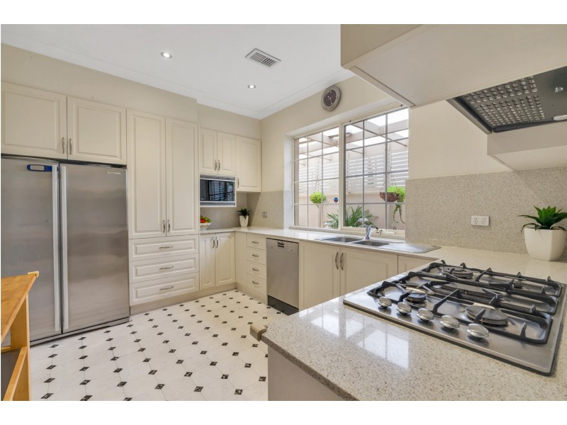 27 Glen Rowan Road, Woodville South SA 5011