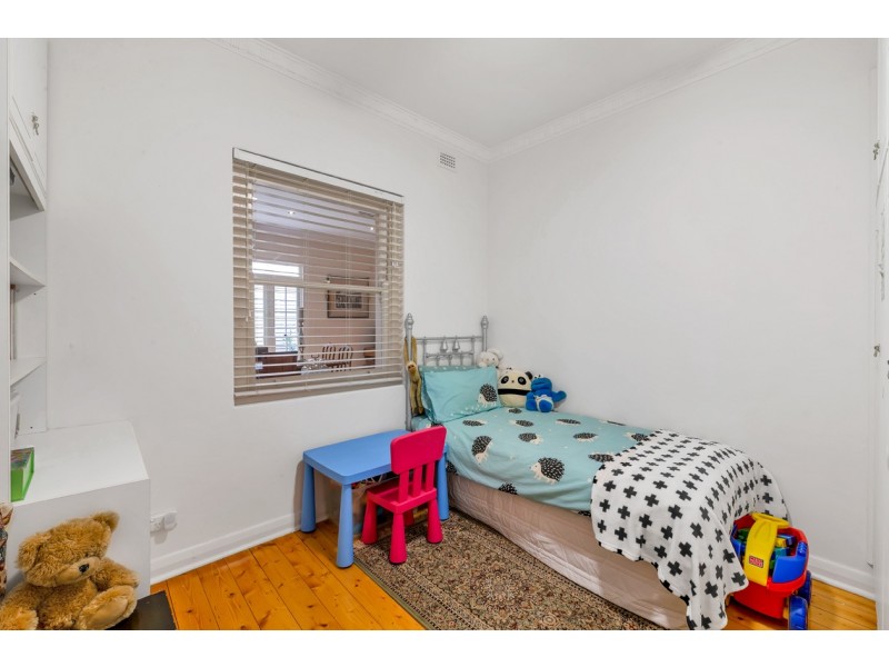 27 Glen Rowan Road, Woodville South SA 5011