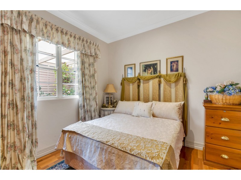 27 Glen Rowan Road, Woodville South SA 5011