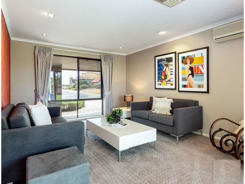 14 Newporter Terrace, West Lakes Shore SA 5020