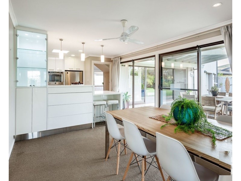 14 Newporter Terrace, West Lakes Shore SA 5020