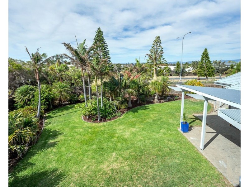 14 Newporter Terrace, West Lakes Shore SA 5020