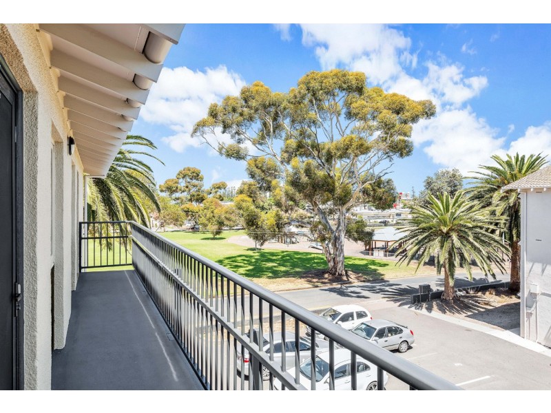 17, 17-19 Caroline Street, Glenelg North SA 5045