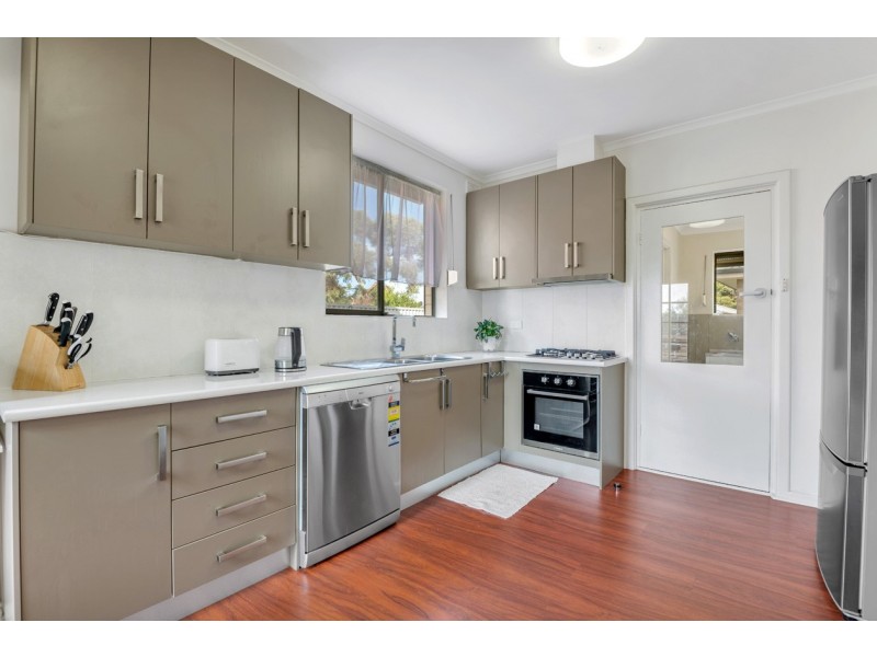 17 Cleve Street, Mansfield Park SA 5012