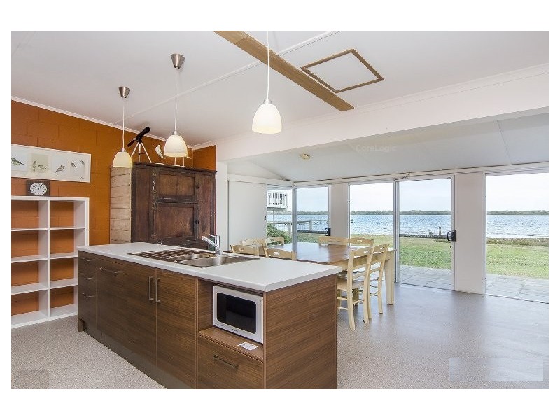 65 Goolwa Channel Drive, Hindmarsh Island SA 5214