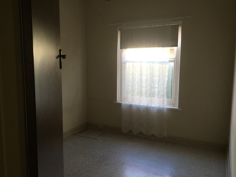 29 Mitchell Street East, Seaton SA 5023