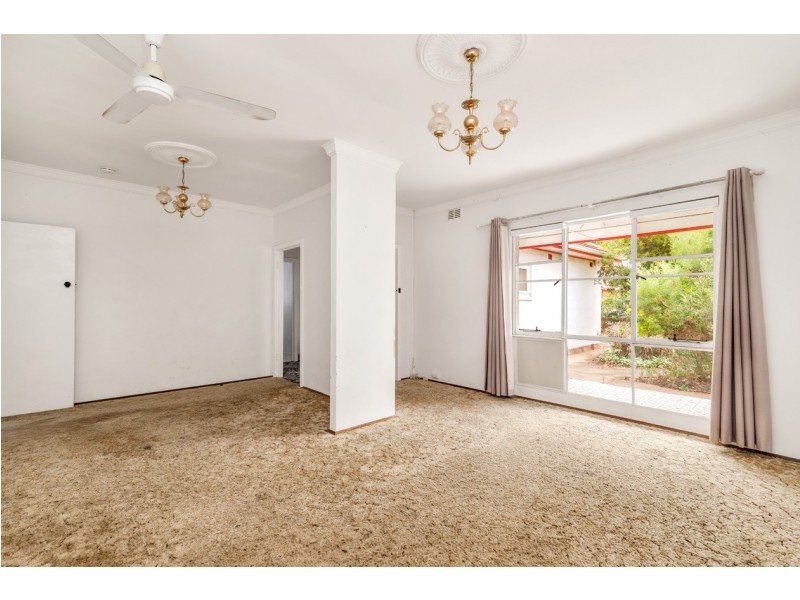 17 Russ Avenue, Seaton SA 5023