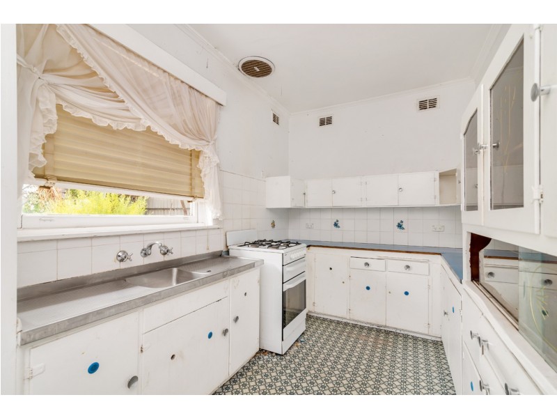 17 Russ Avenue, Seaton SA 5023