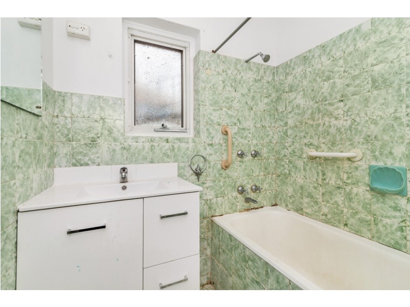 17 Russ Avenue, Seaton SA 5023