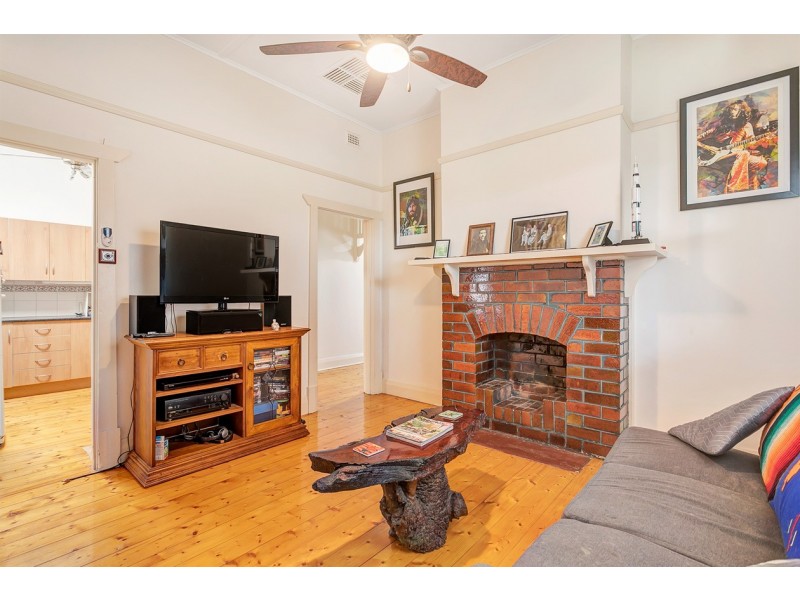 4 Raymond Avenue, Seaton SA 5023