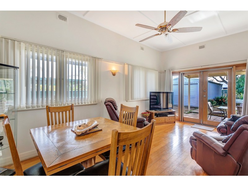 4 Raymond Avenue, Seaton SA 5023